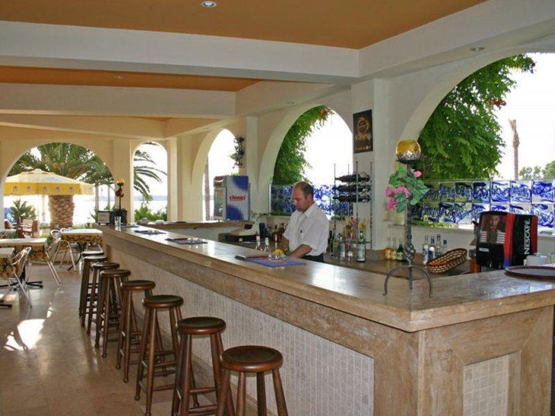 By Karaaslan Otel Kuşadası